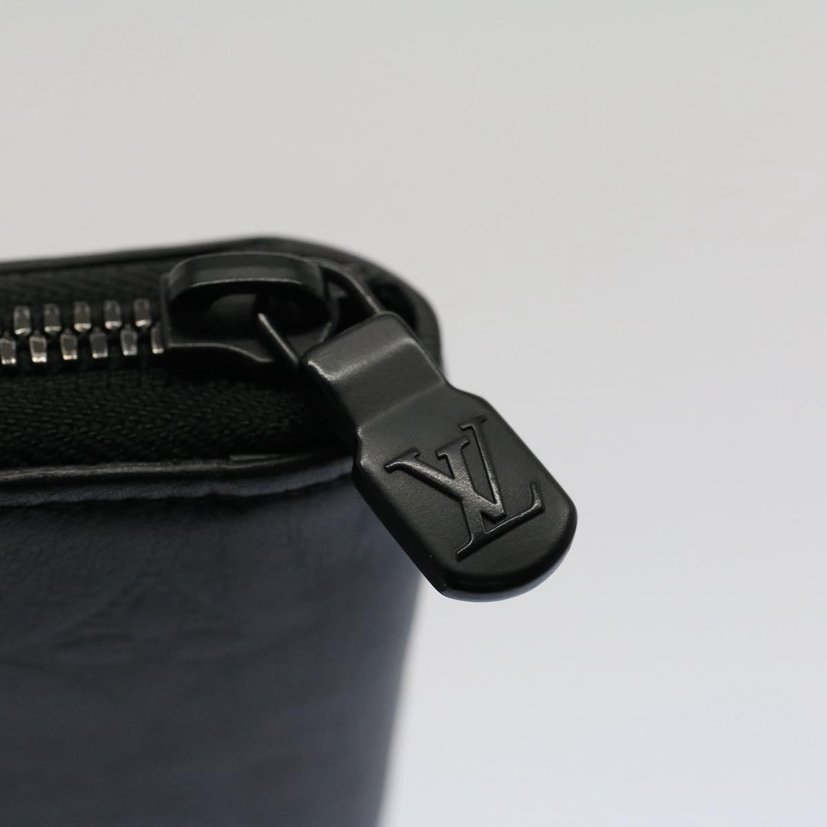 LOUIS VUITTON Zippy Wallet Vertical