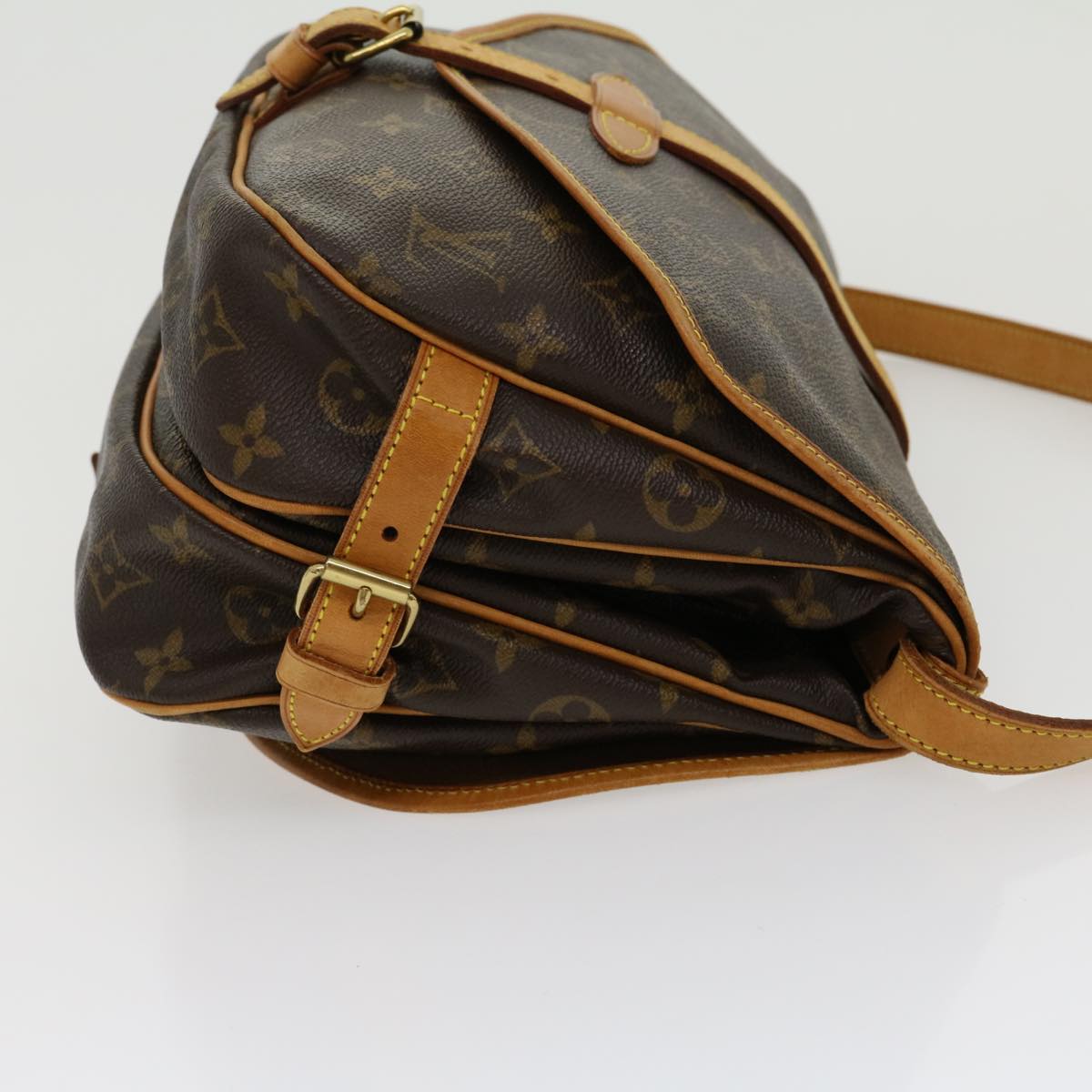 Louis Vuitton Saumur 30 Shoulder Bag