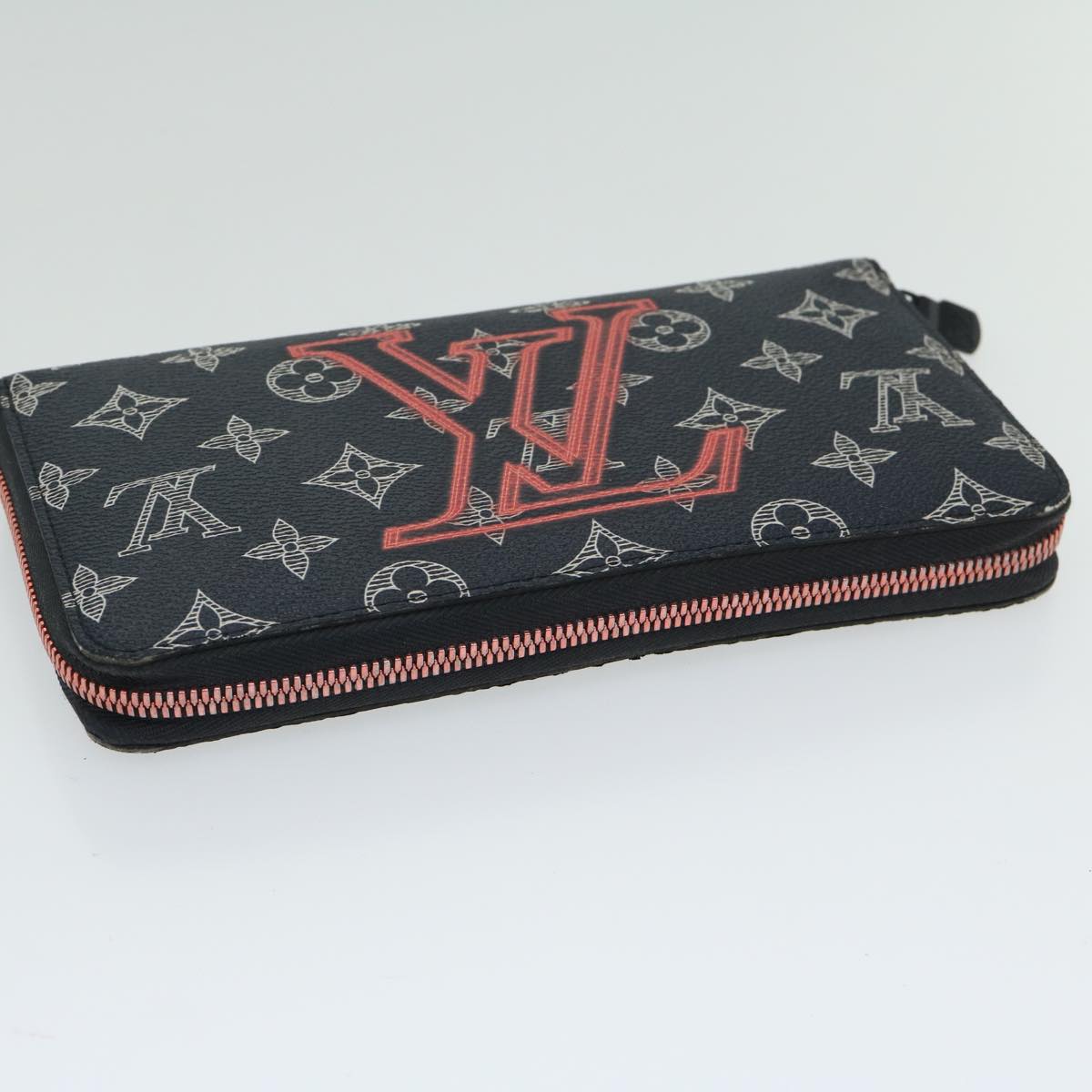 LOUIS VUITTON Zippy organizer Wallet