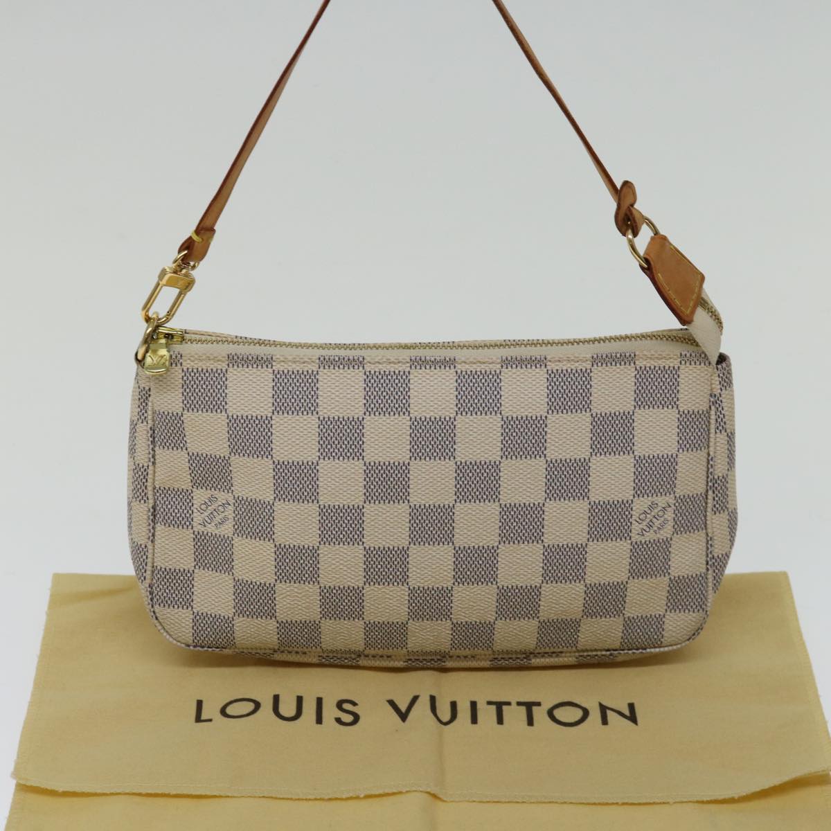 LOUIS VUITTON Pochette Accessoire Clutch Bag