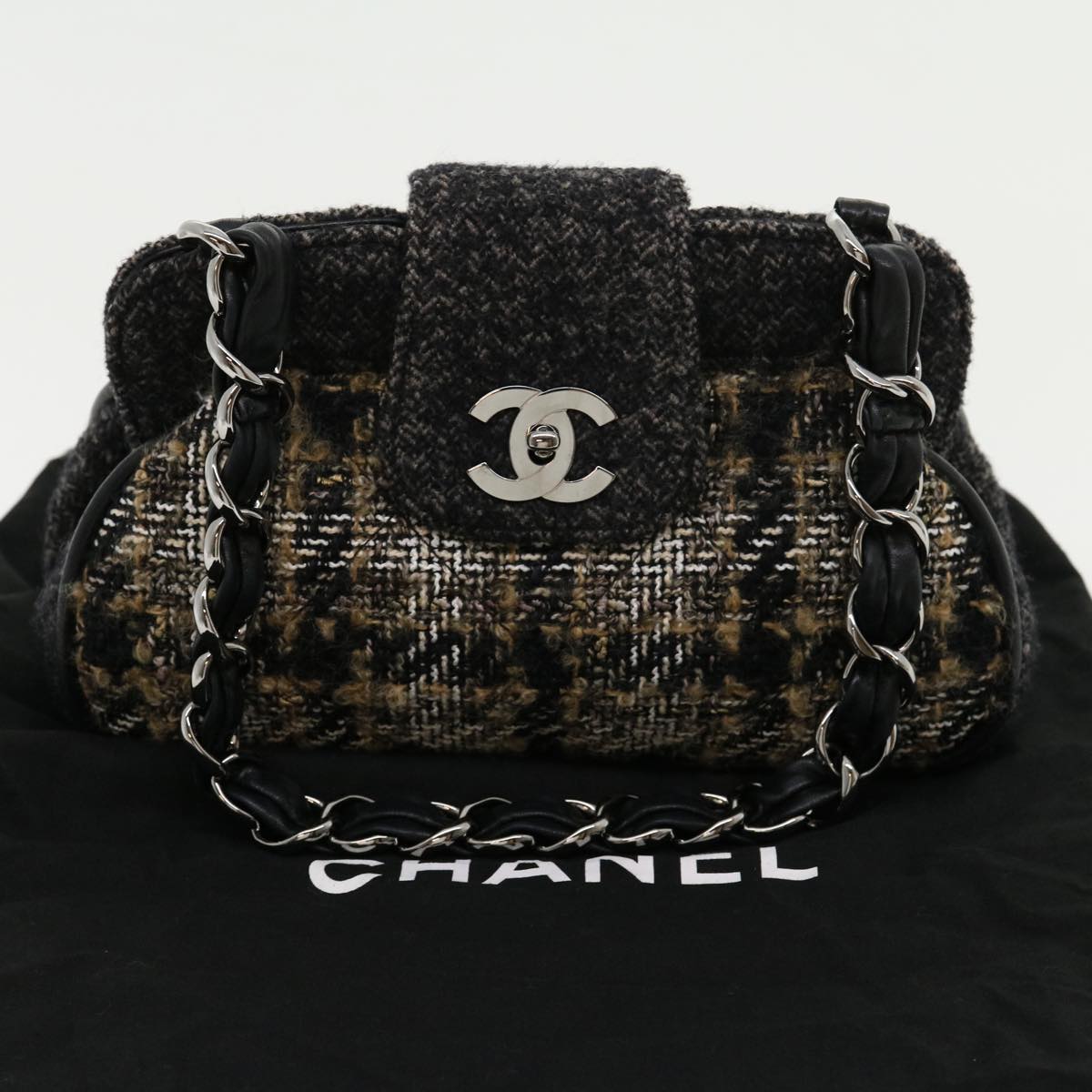 CHANEL Shoulder Bag