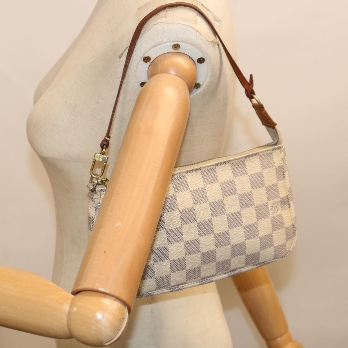 LOUIS VUITTON Pochette Accessoire Clutch Bag