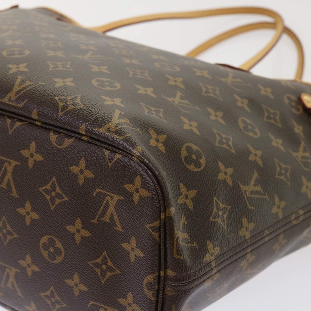 LOUIS VUITTON Neverfull MM Tote
