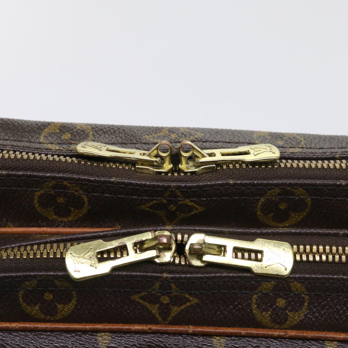 LOUIS VUITTON Reporter Shoulder Bag