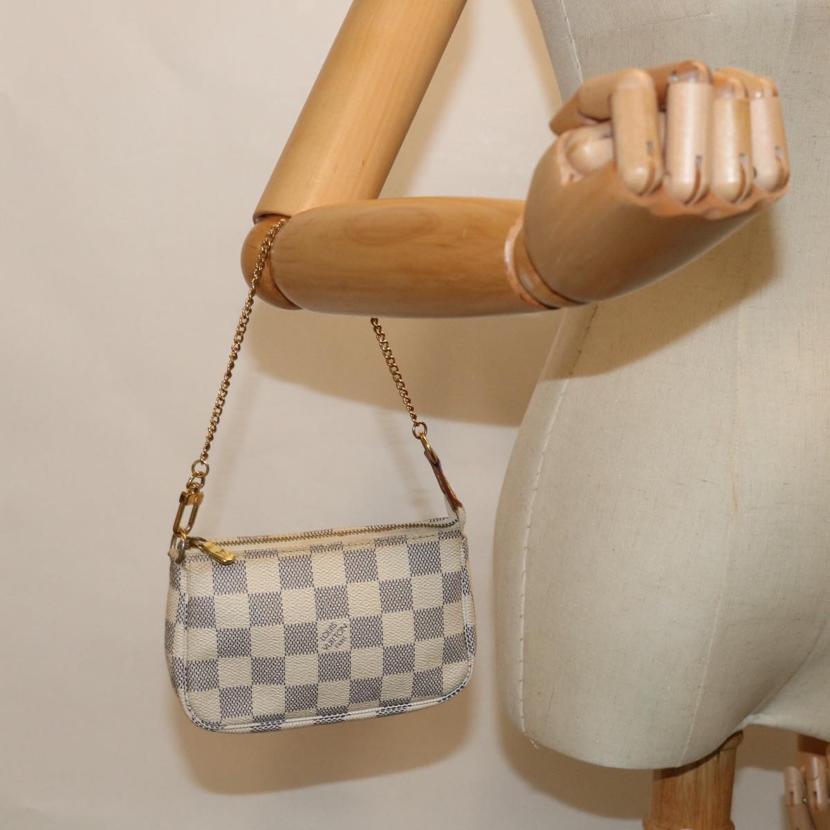 LOUIS VUITTON Pochette Accessoire Clutch Bag