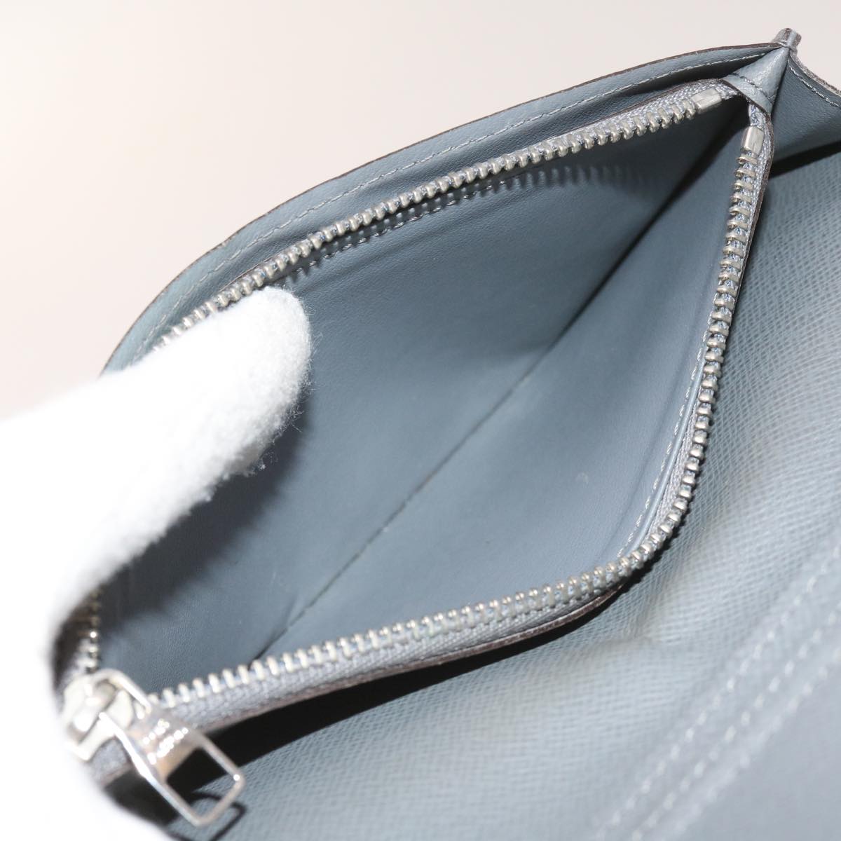 LOUIS VUITTON Portefeuille Brazza Wallet