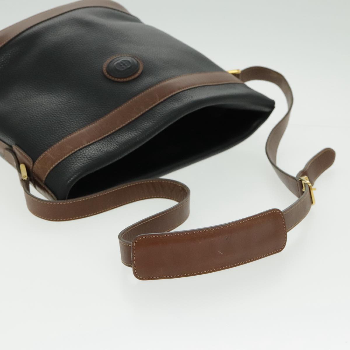 Gucci Black Leather Shoulder Bag