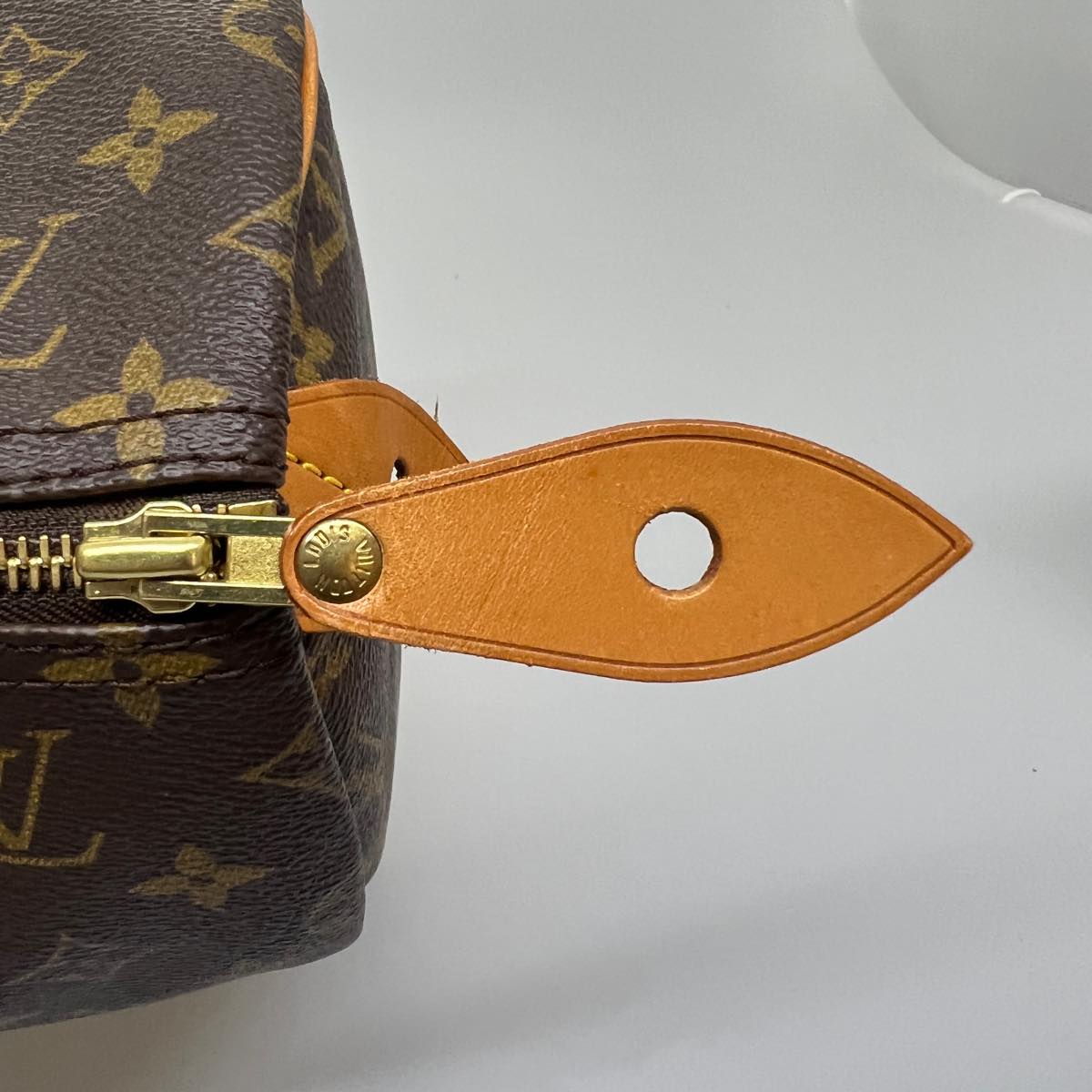 Louis Vuitton Speedy 40 Handbag