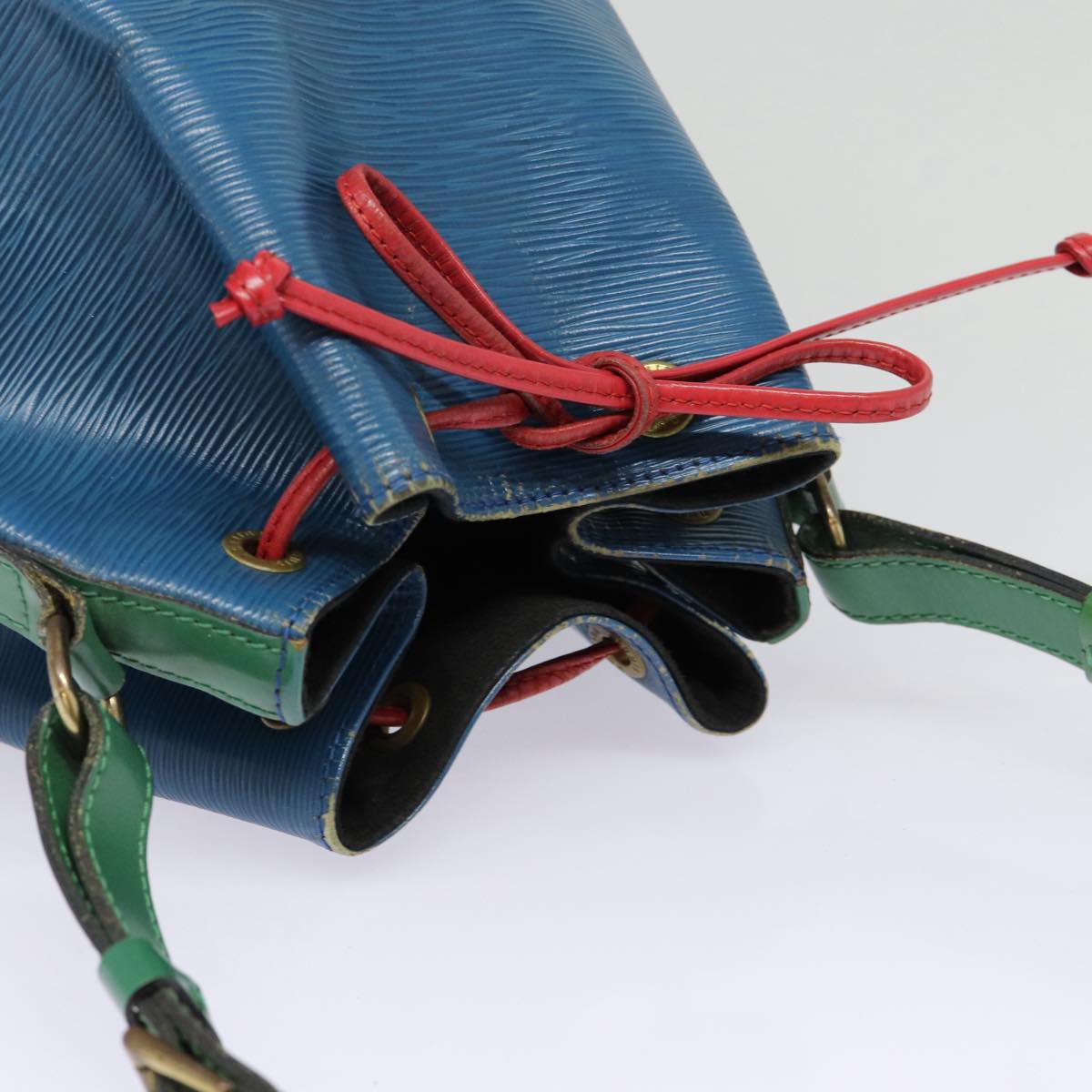LOUIS VUITTON Noe Shoulder Bag