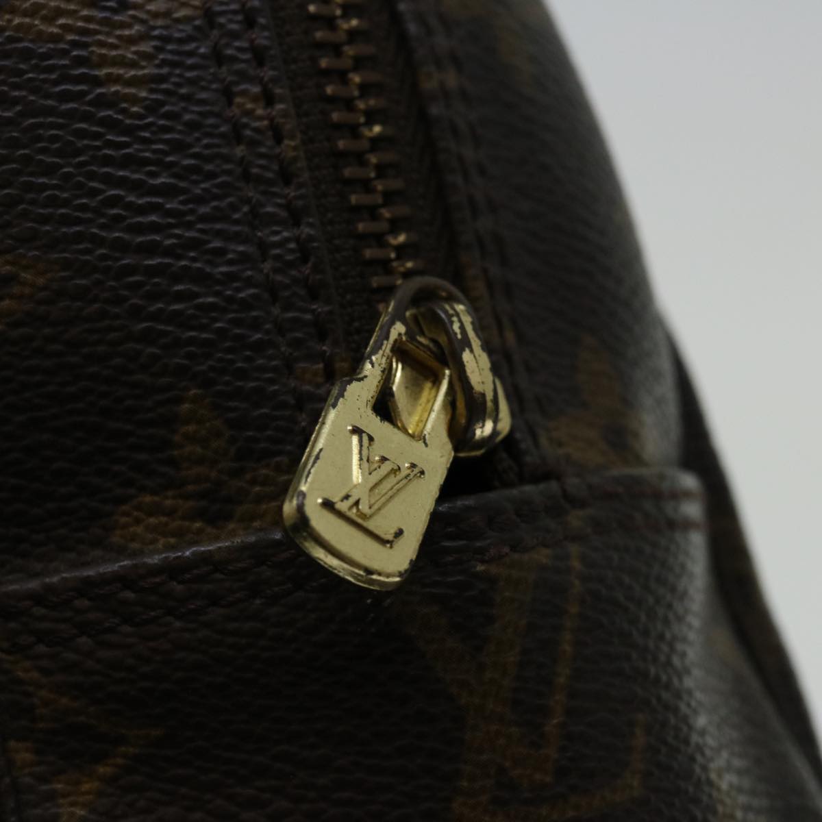 LOUIS VUITTON Trousse de Toilette Clutch Bag