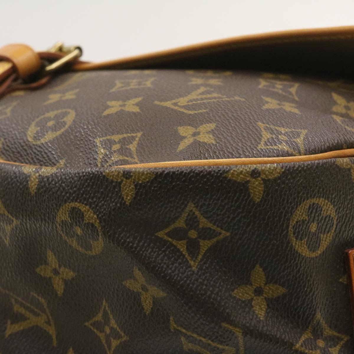 Louis Vuitton Saumur 35 Shoulder Bag