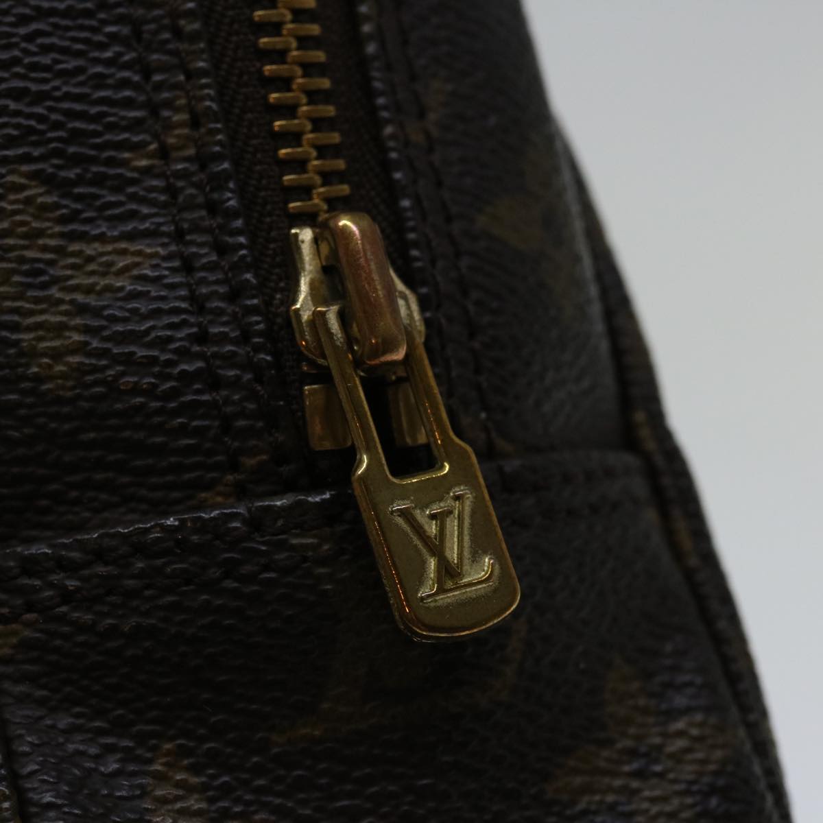 LOUIS VUITTON Trousse de Toilette Clutch Bag