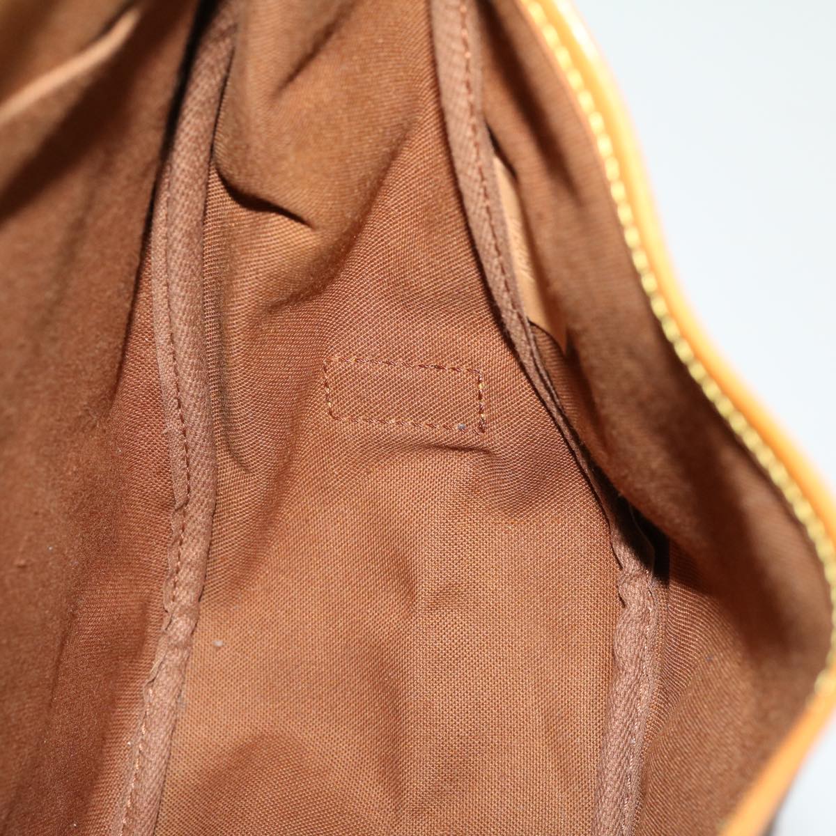 Louis Vuitton Saumur 35 Shoulder Bag