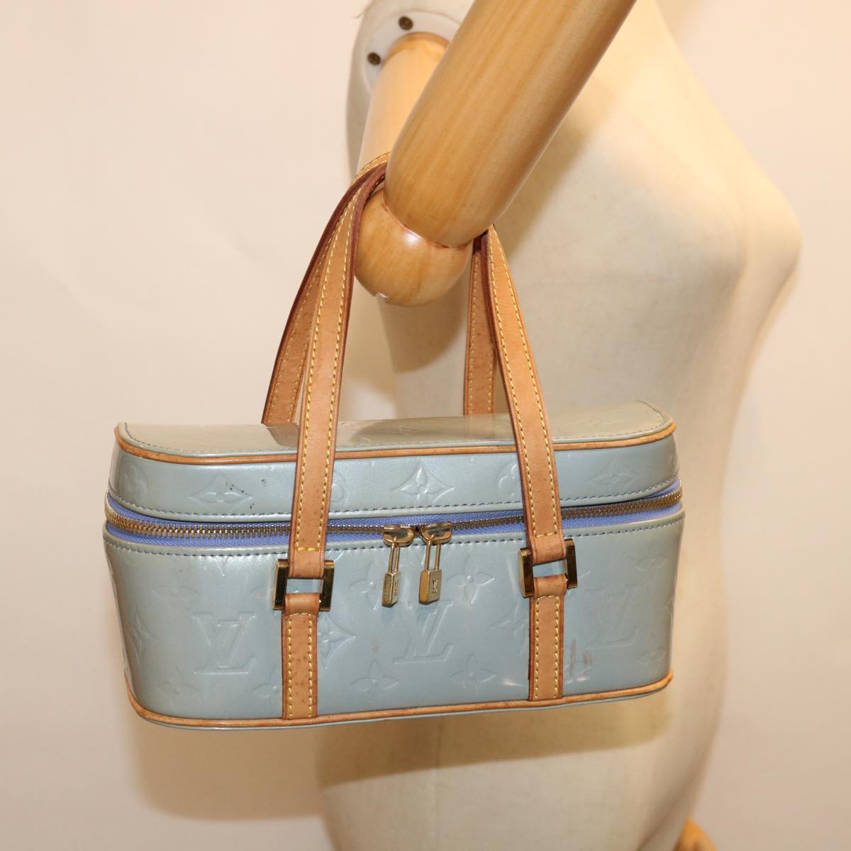 LOUIS VUITTON Sullivan Handbag