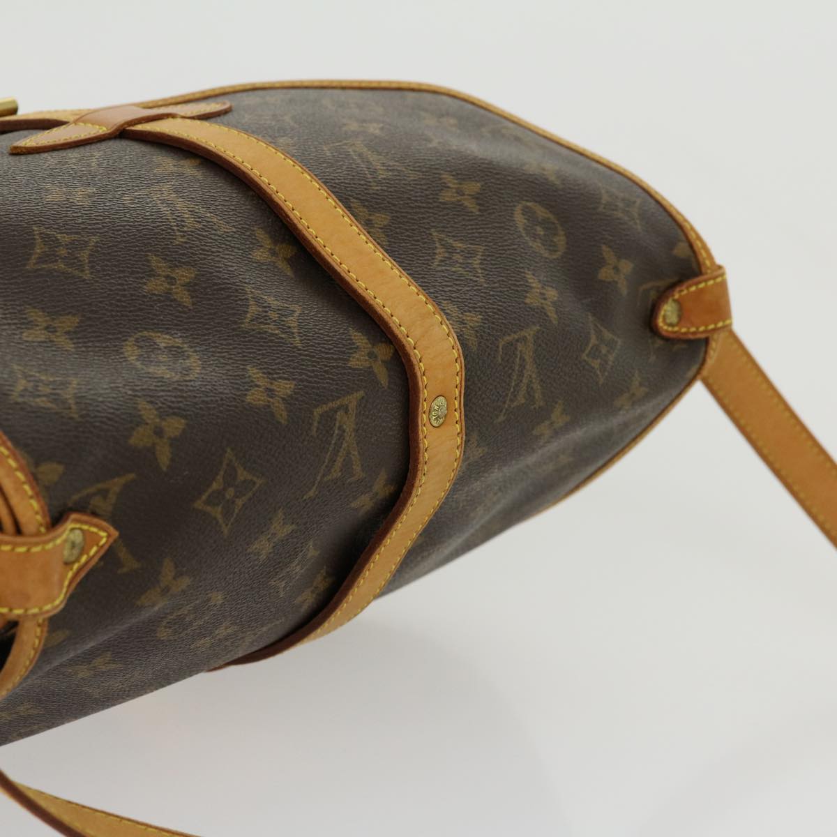 Louis Vuitton Saumur 30 Shoulder Bag