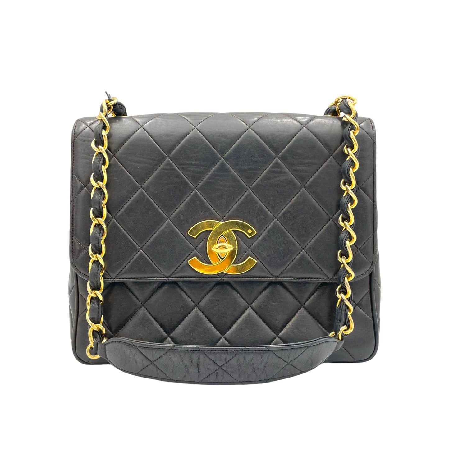 Vintage Quilted Flap Black Shoulder Bag in Lambskin, Gold hardware