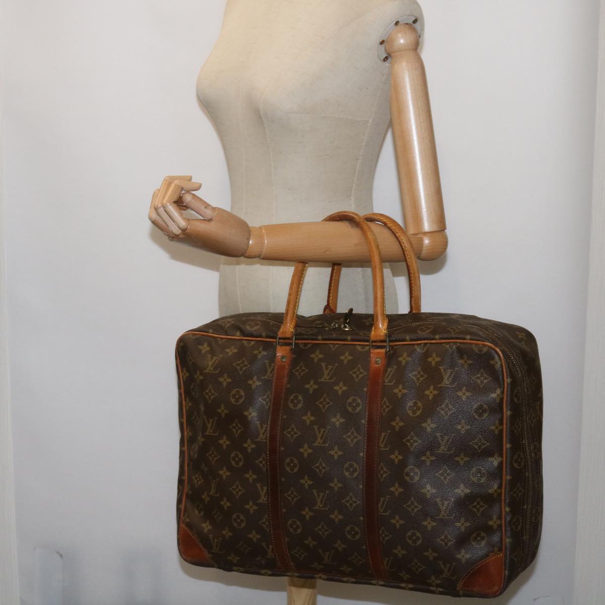 LOUIS VUITTON Sirius Travel