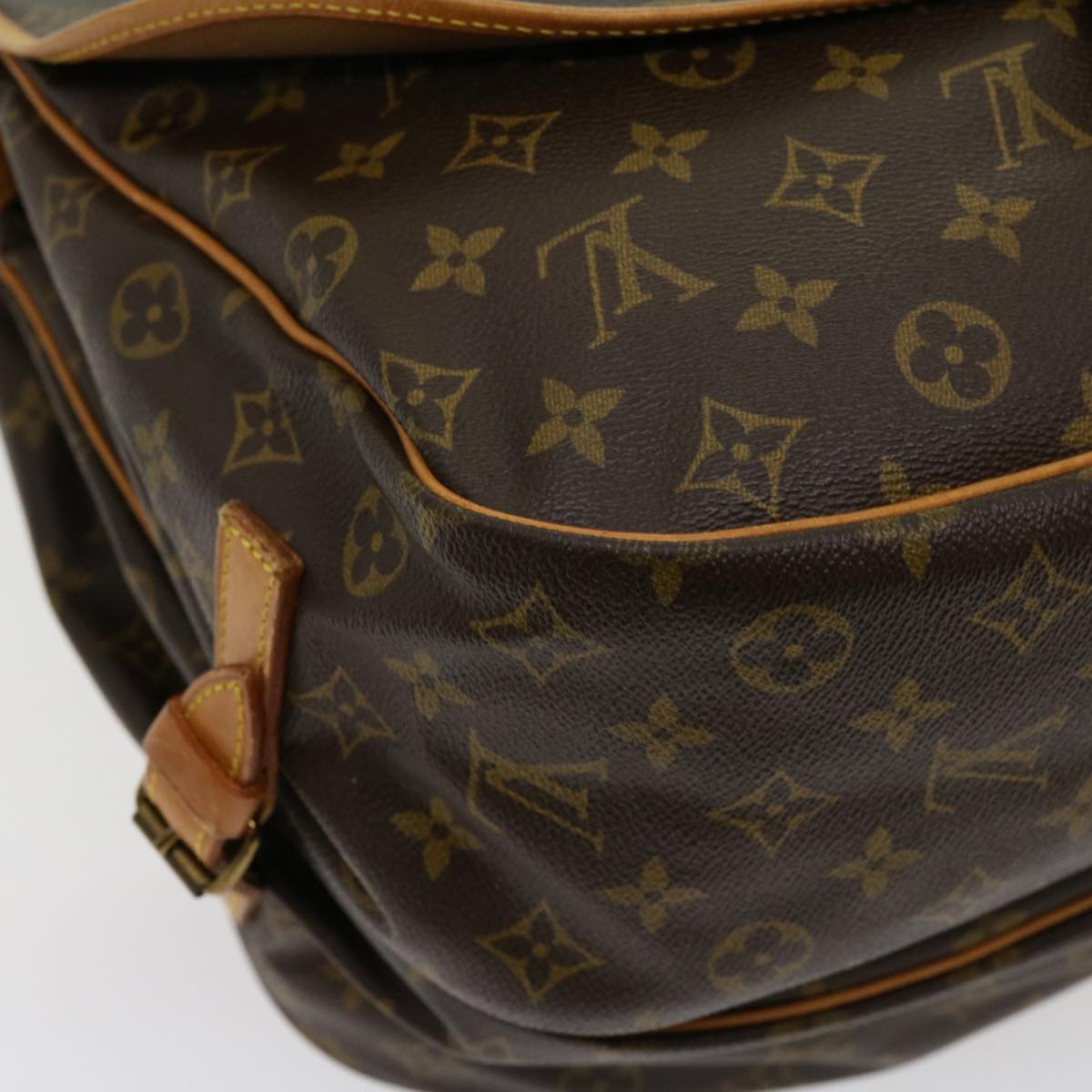 Louis Vuitton Saumur 35 Shoulder Bag