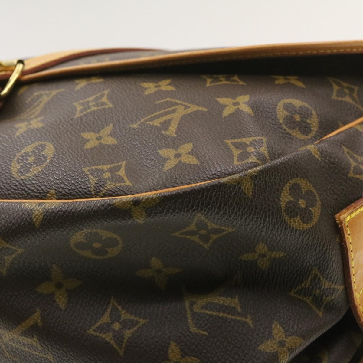 Louis Vuitton Saumur 35 Shoulder Bag