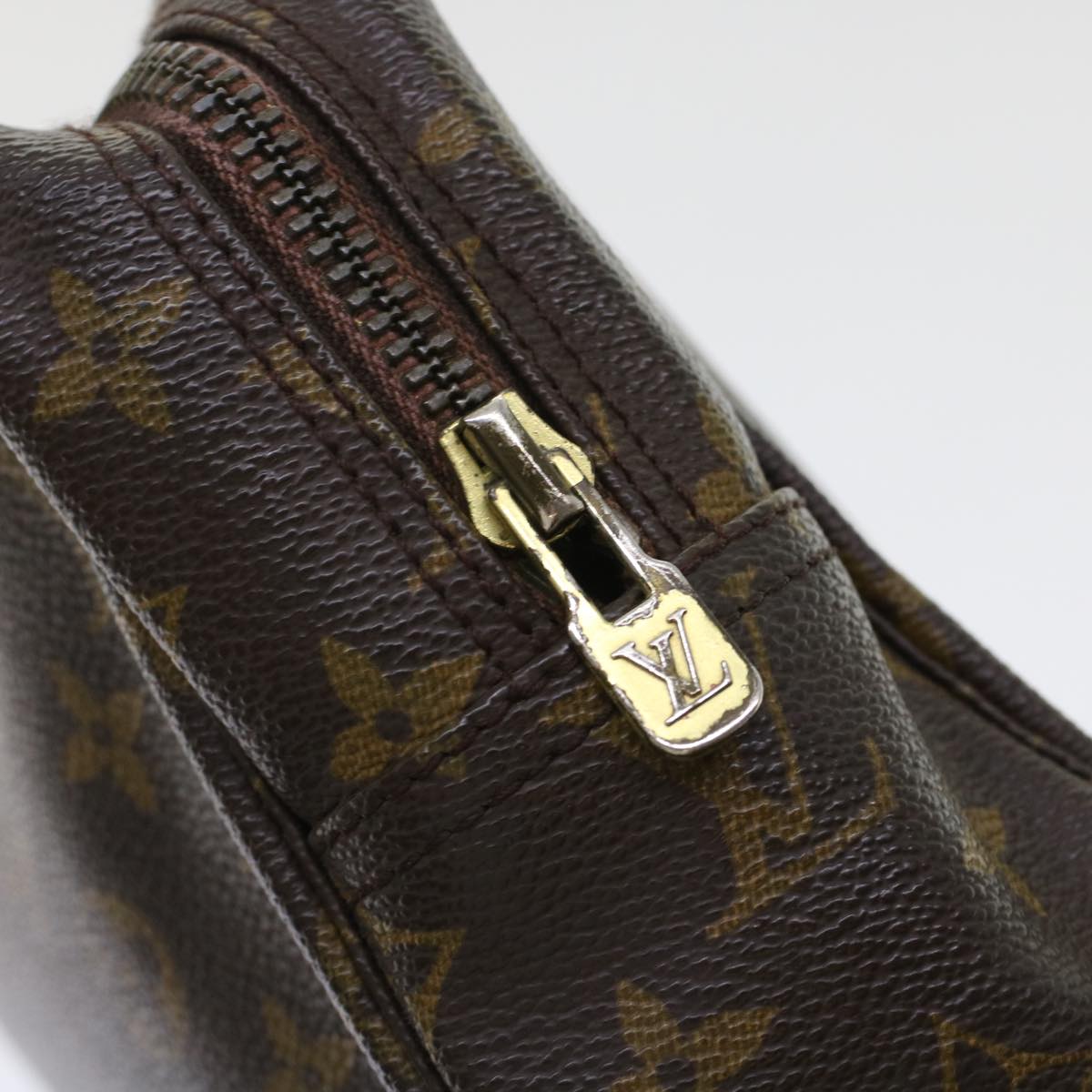 LOUIS VUITTON Trousse de Toilette Clutch Bag