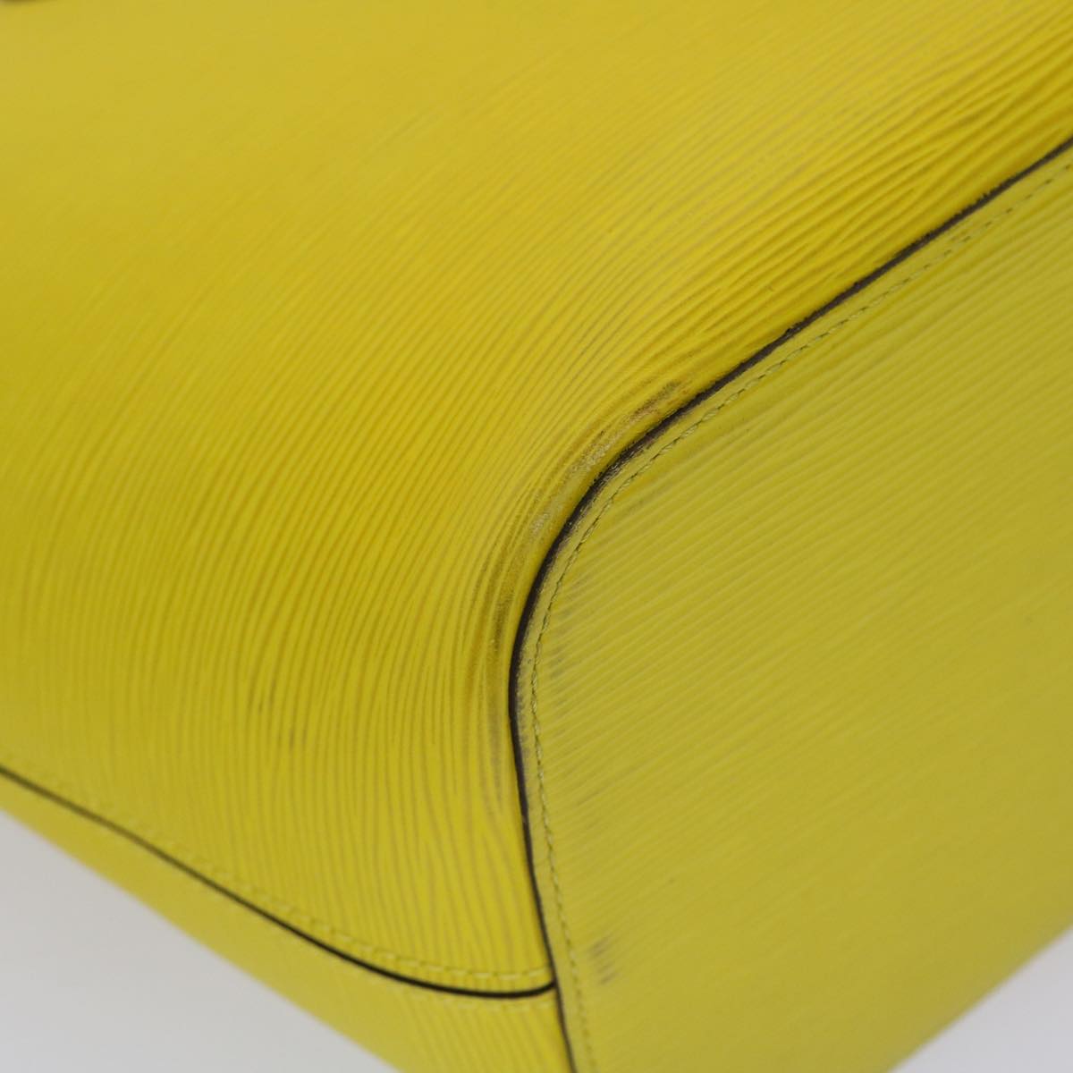 LOUIS VUITTON Neverfull MM Tote