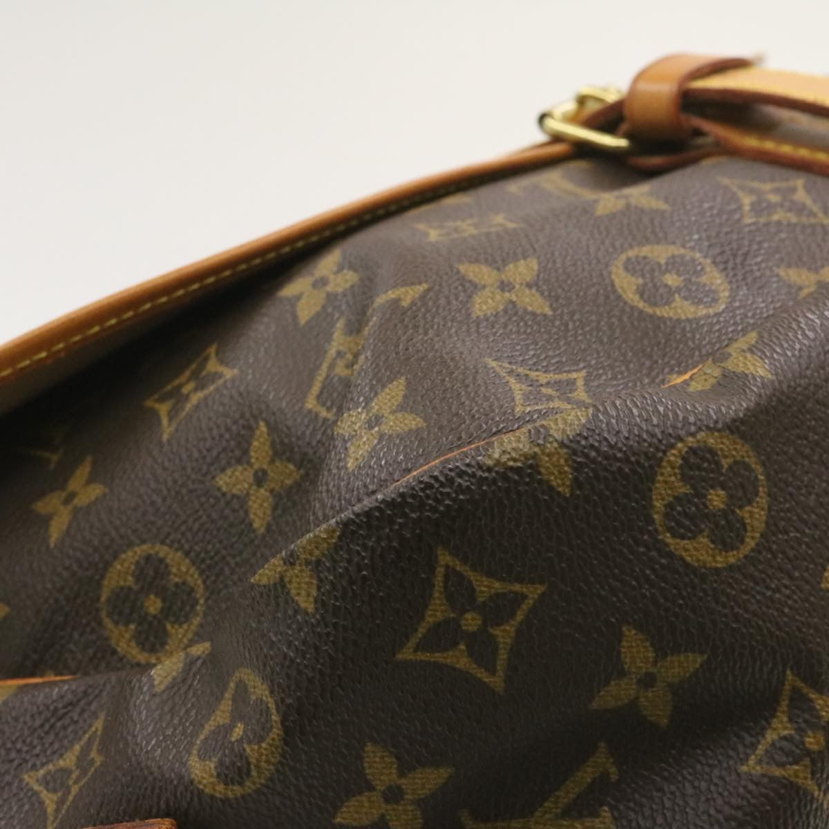 Louis Vuitton Saumur 35 Shoulder Bag
