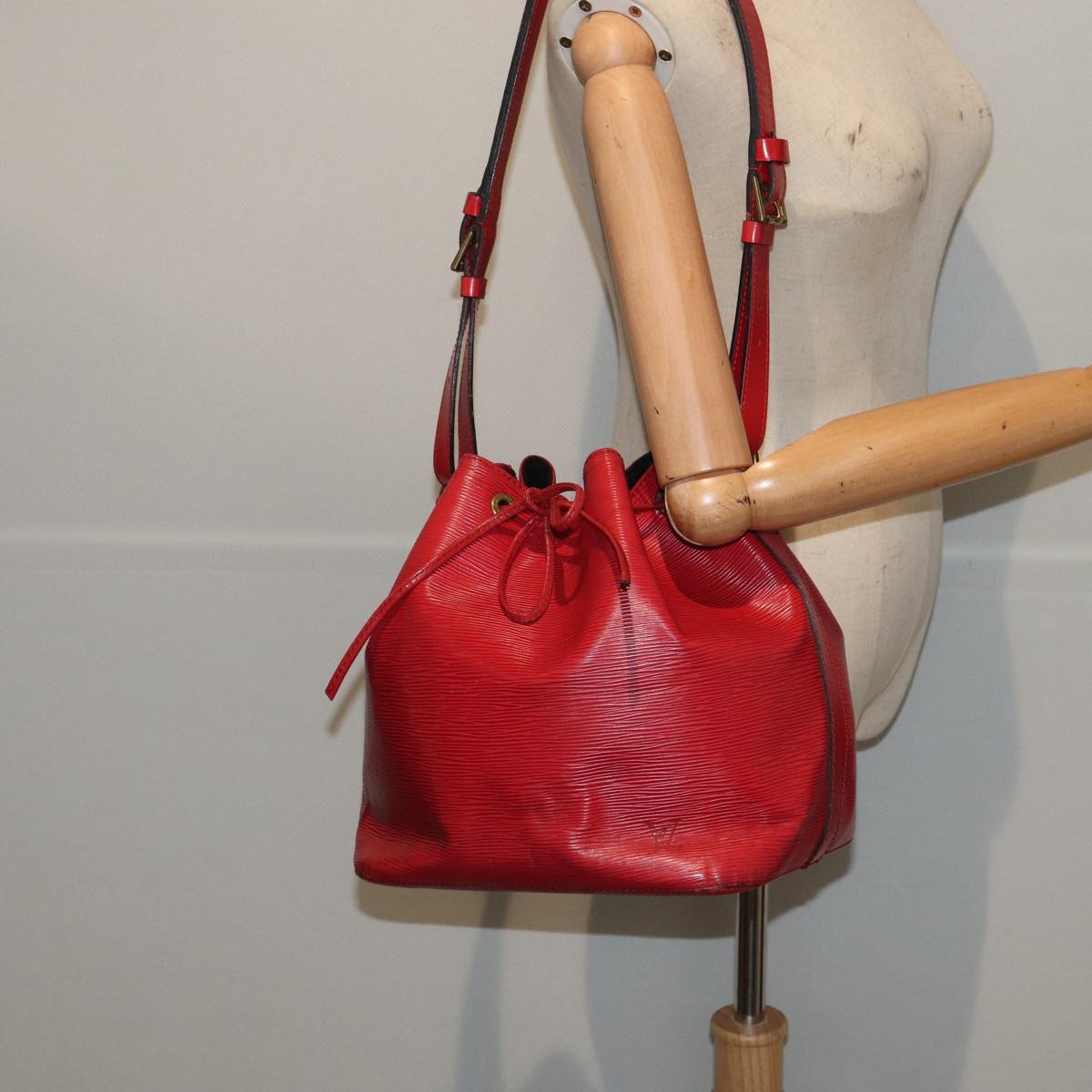 LOUIS VUITTON Noe Shoulder Bag
