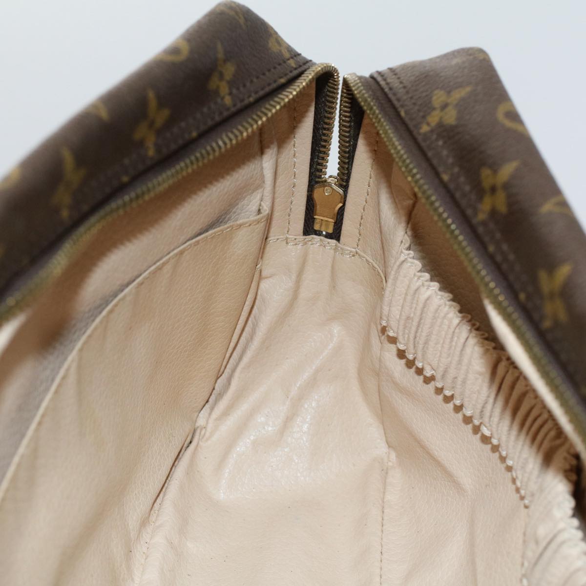 LOUIS VUITTON Trousse de Toilette Clutch Bag