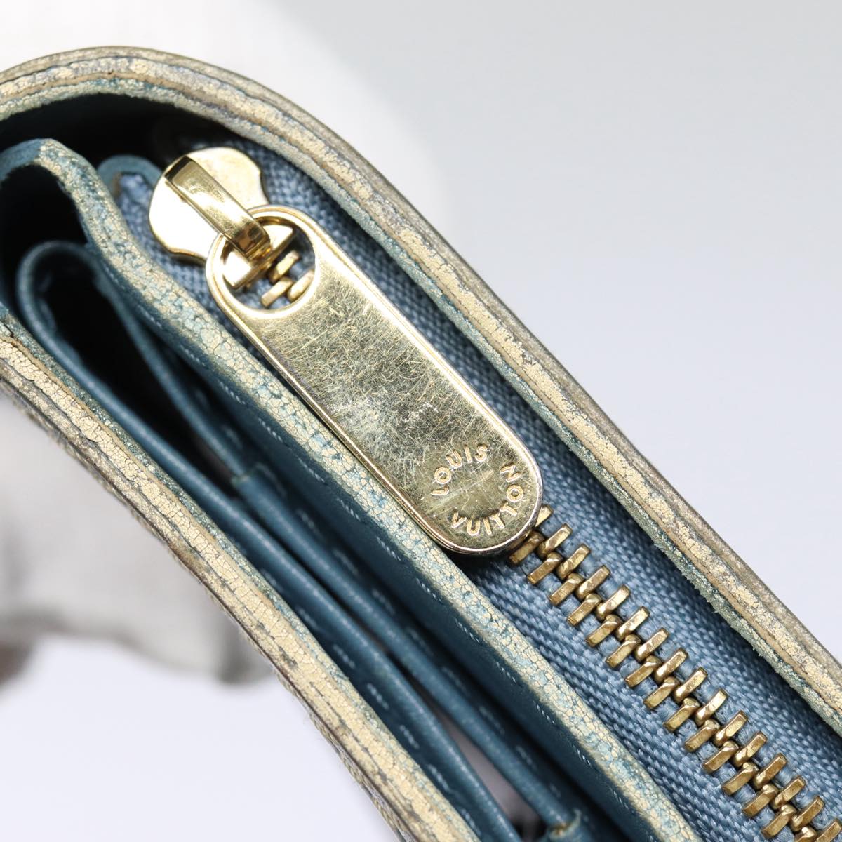 LOUIS VUITTON Suhari Wallet
