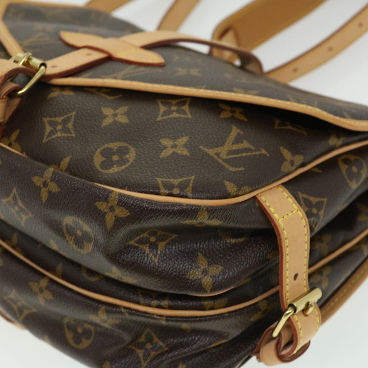Louis Vuitton Saumur 35 Shoulder Bag