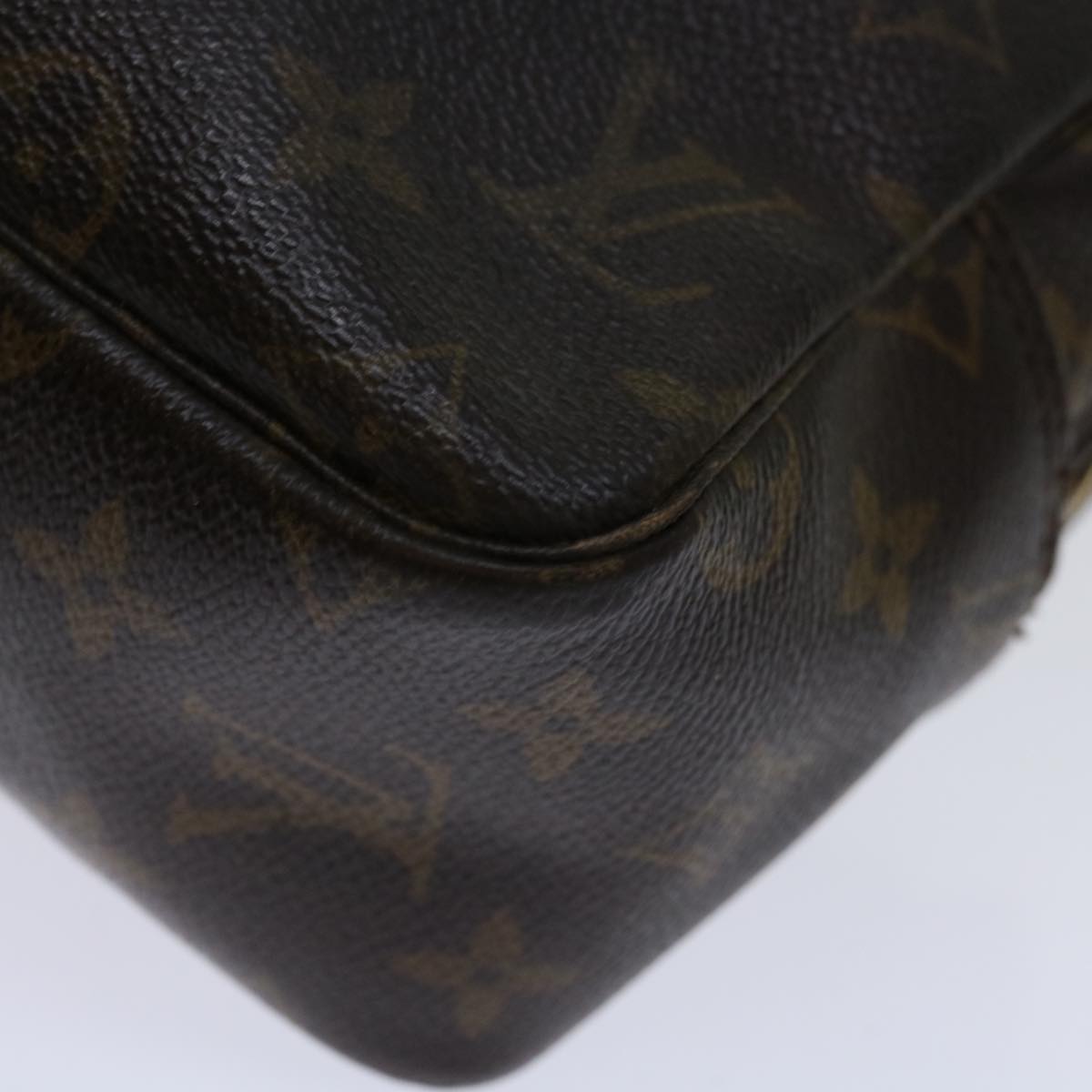LOUIS VUITTON Trousse de Toilette Clutch Bag