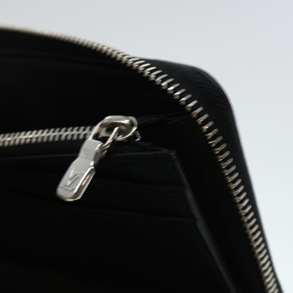 LOUIS VUITTON Zippy Wallet Vertical