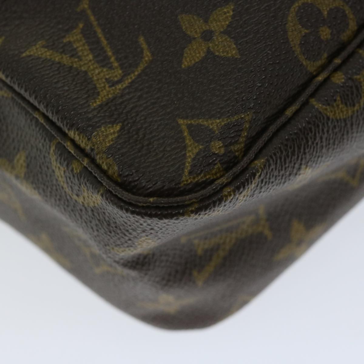 LOUIS VUITTON Trousse de Toilette Clutch Bag