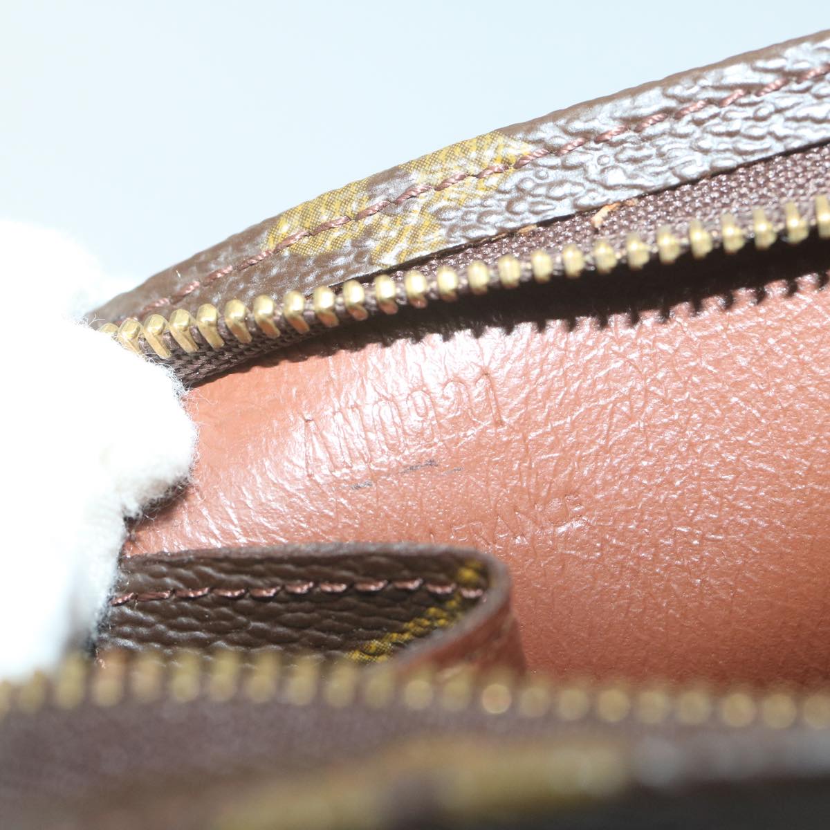 LOUIS VUITTON Trousse de Toilette Clutch Bag