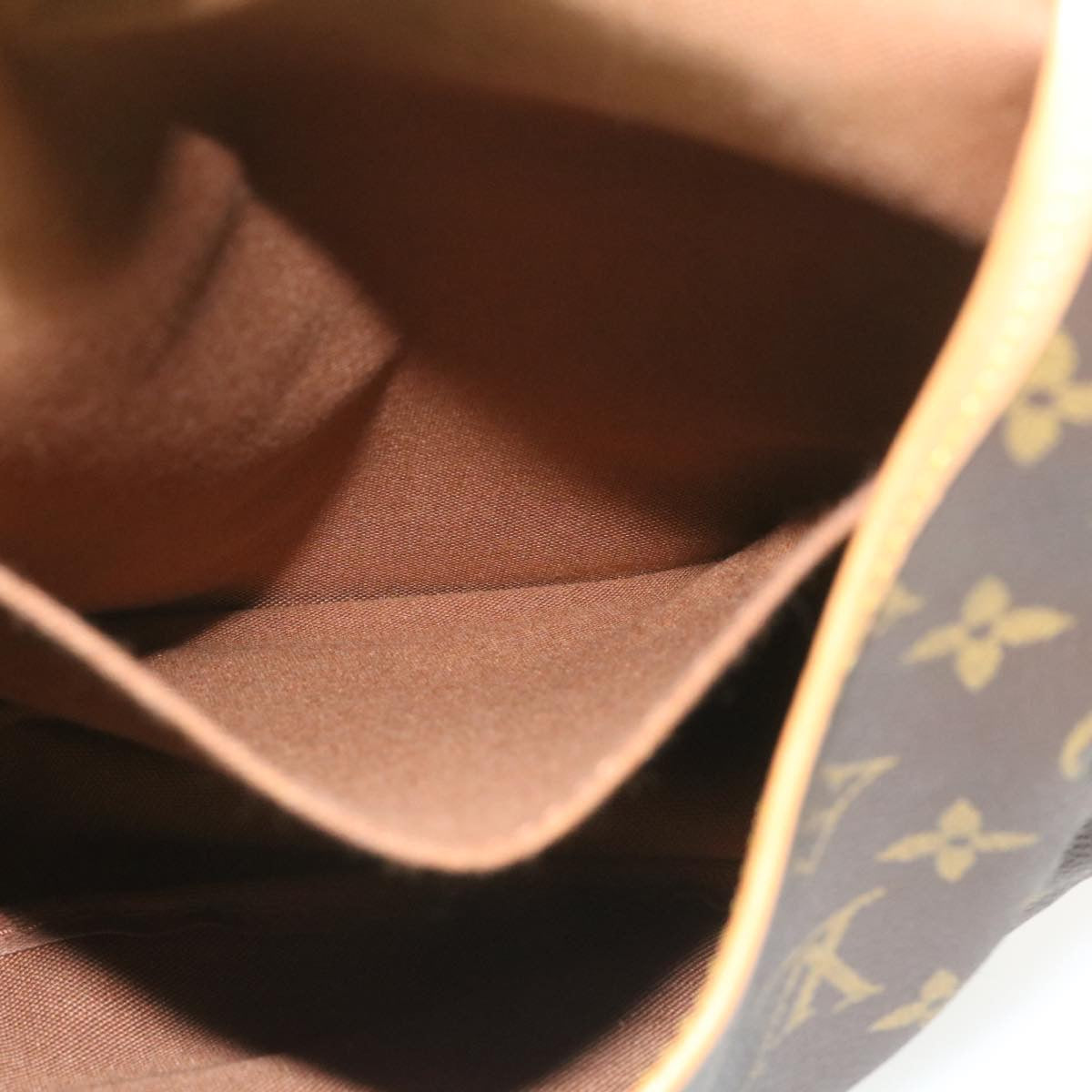 Louis Vuitton Saumur 35 Shoulder Bag
