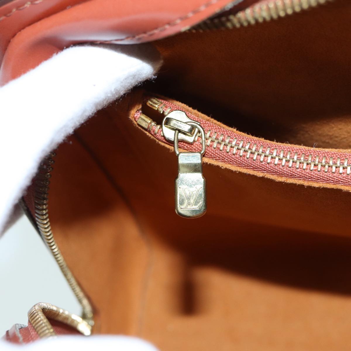 LOUIS VUITTON Pont Neuf Handbag