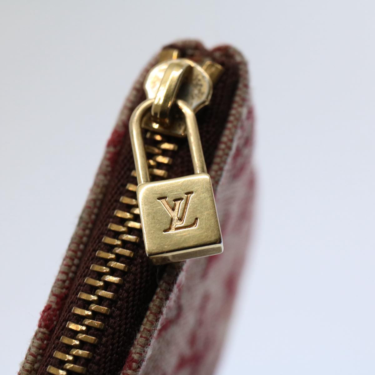 LOUIS VUITTON Pochette Cles Wallet