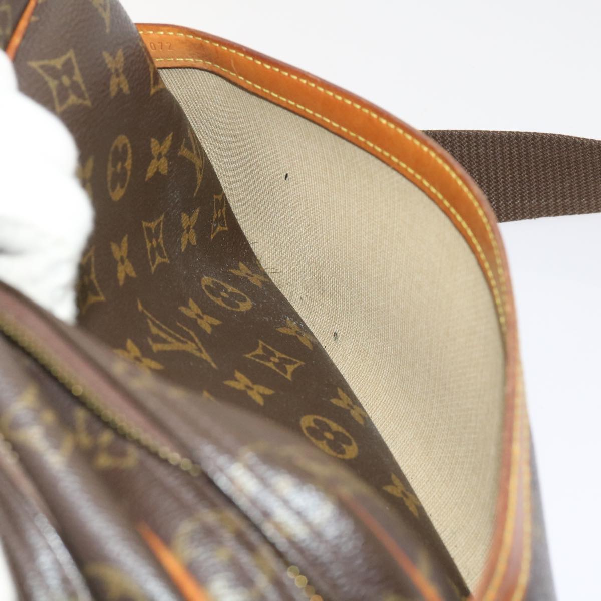 LOUIS VUITTON Reporter Shoulder Bag