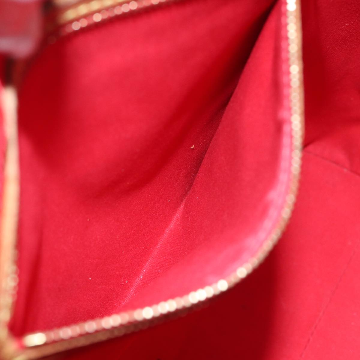 LOUIS VUITTON Reade Handbag