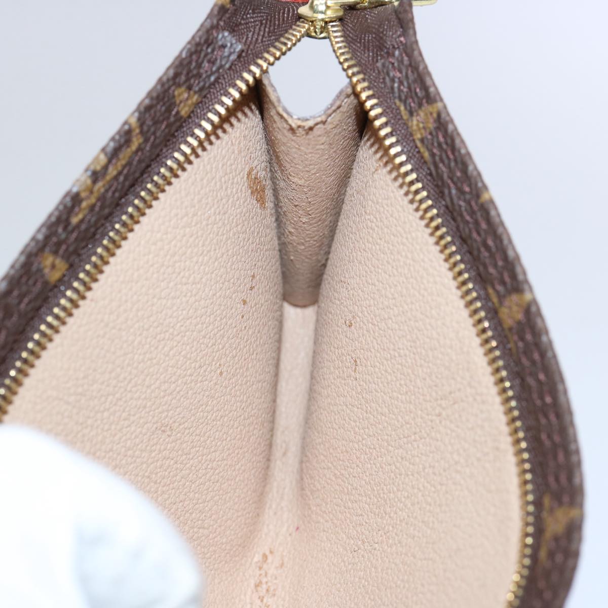 LOUIS VUITTON Poche Toilette 15 Clutch Bag