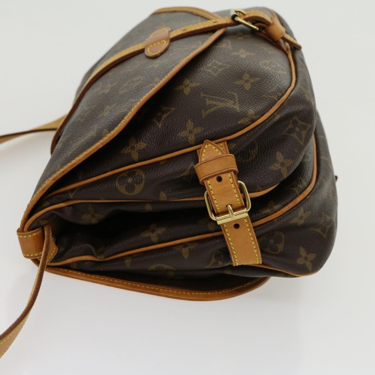 Louis Vuitton Saumur 30 Shoulder Bag