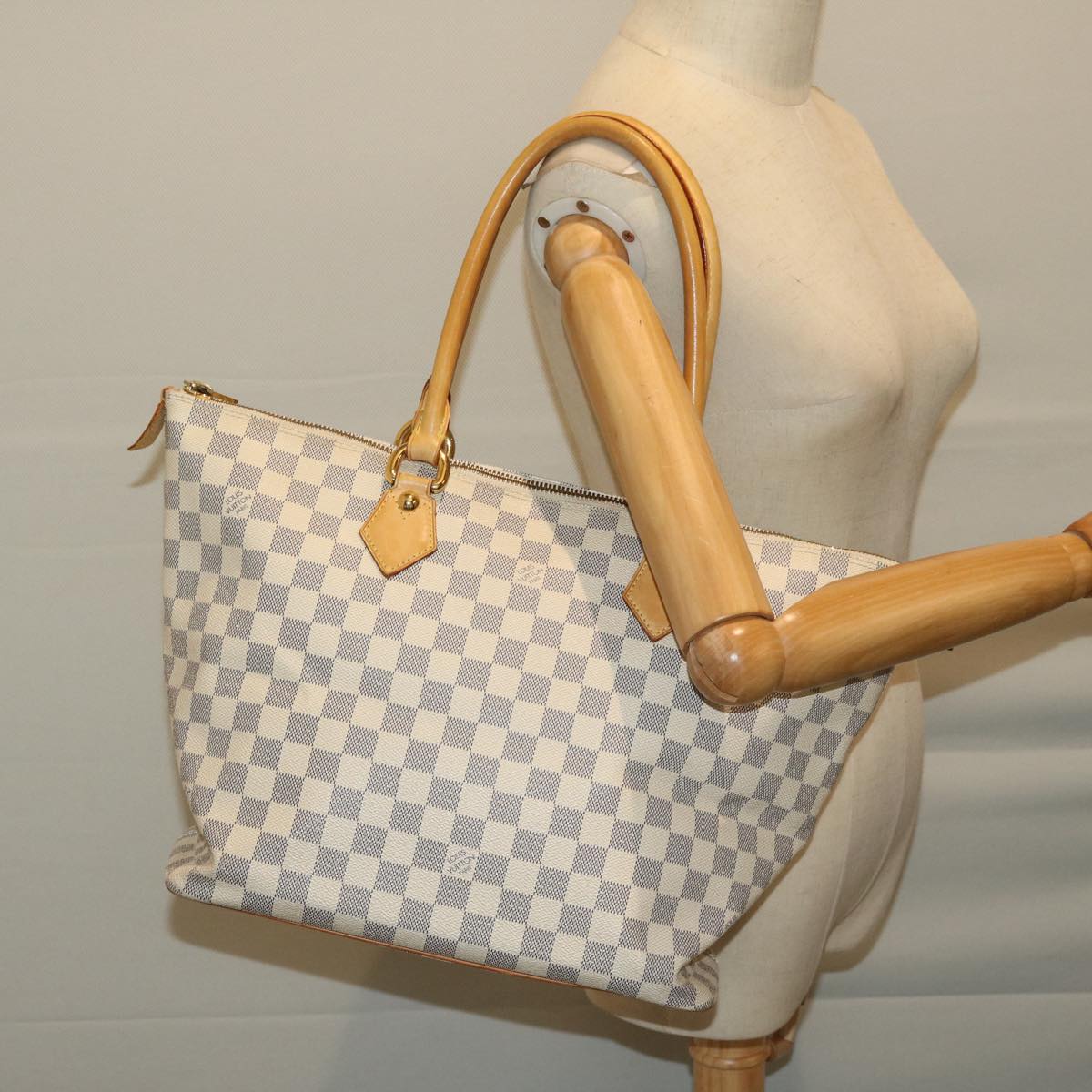 LOUIS VUITTON Saleya Tote