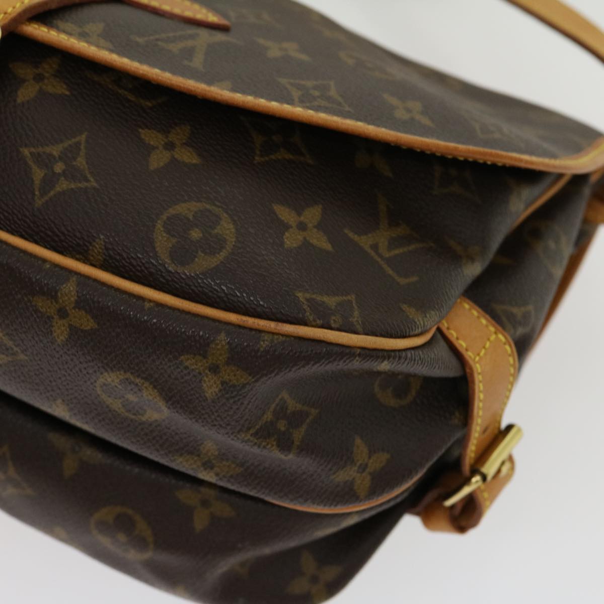 Louis Vuitton Saumur 30 Shoulder Bag