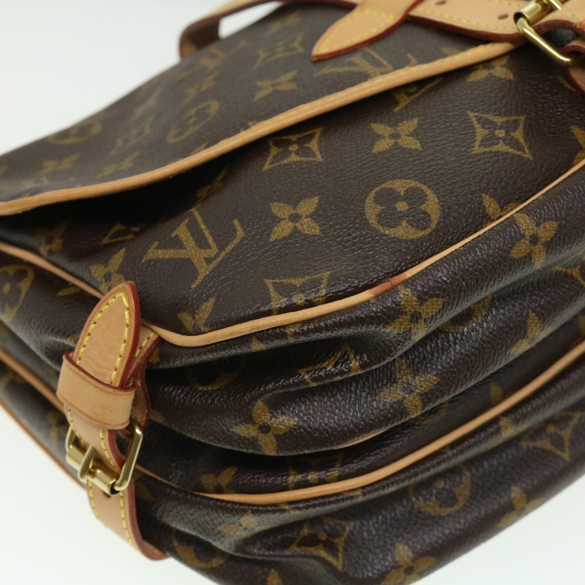 Louis Vuitton Saumur 35 Shoulder Bag