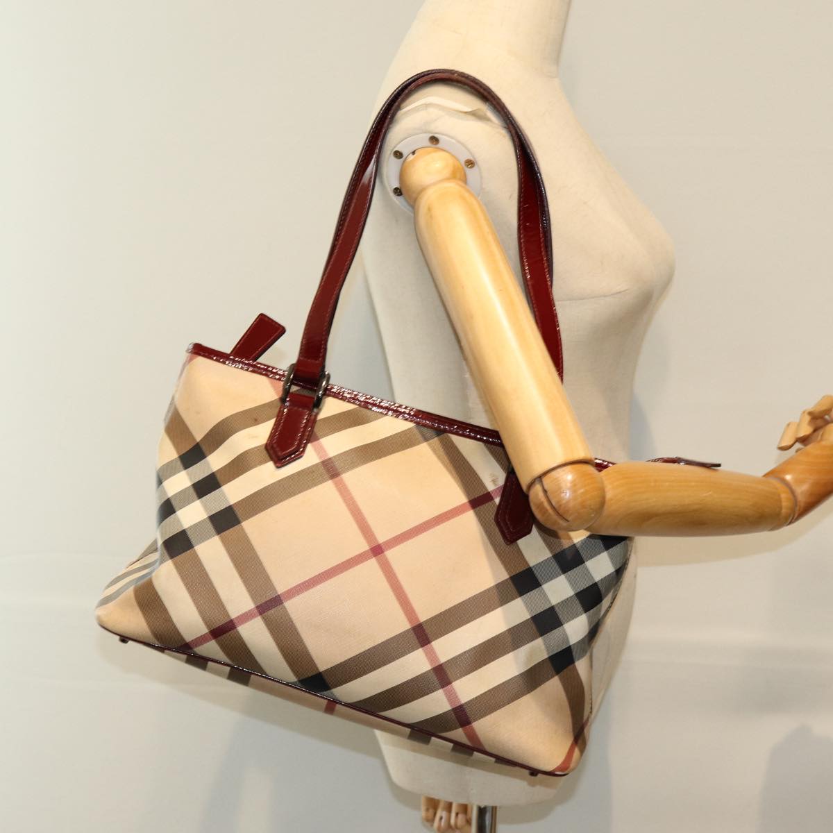 BURBERRY Nova Check Shoulder Bag