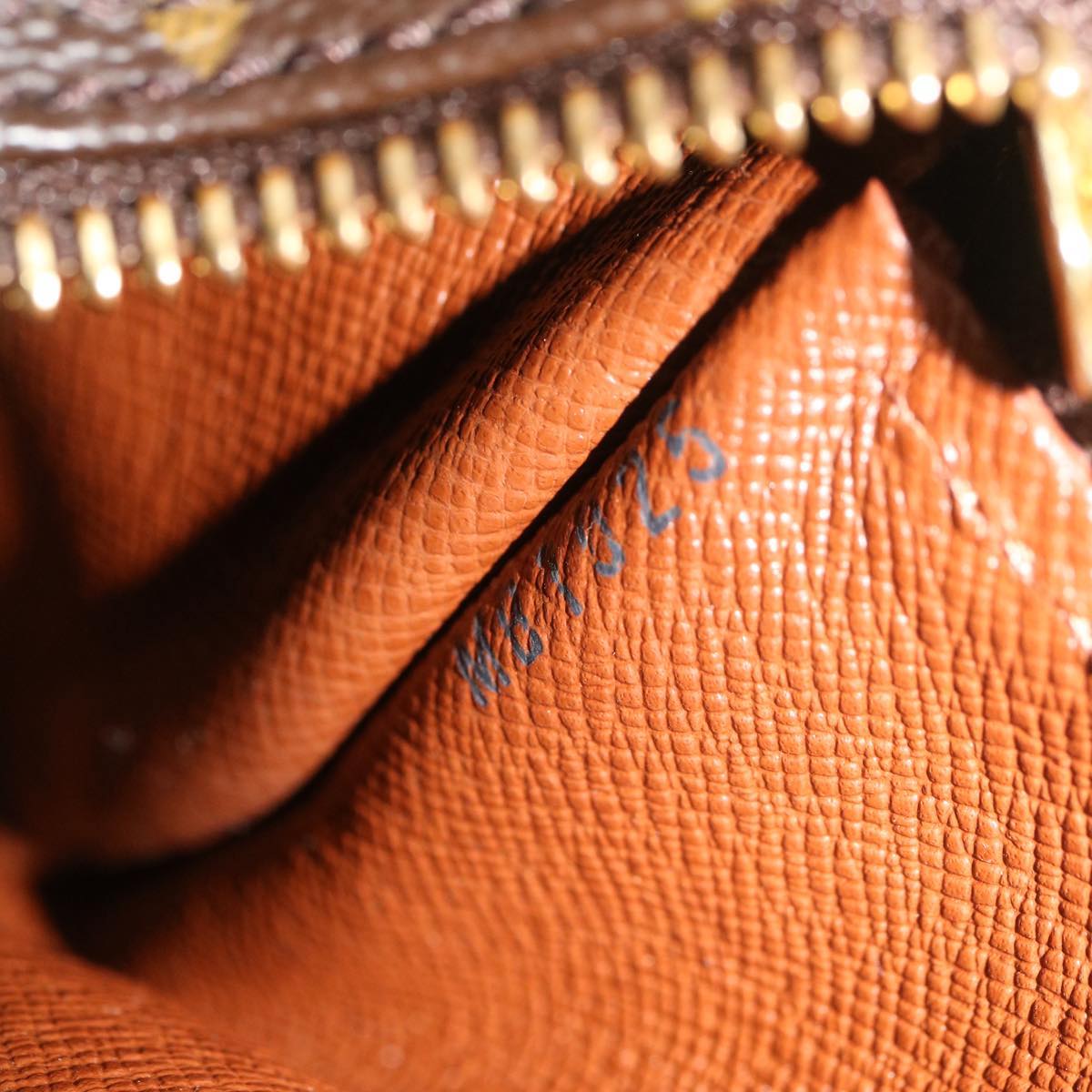 Louis Vuitton Papillon 30 Handbag