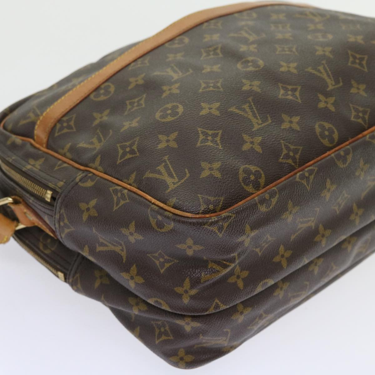 LOUIS VUITTON Reporter Shoulder Bag