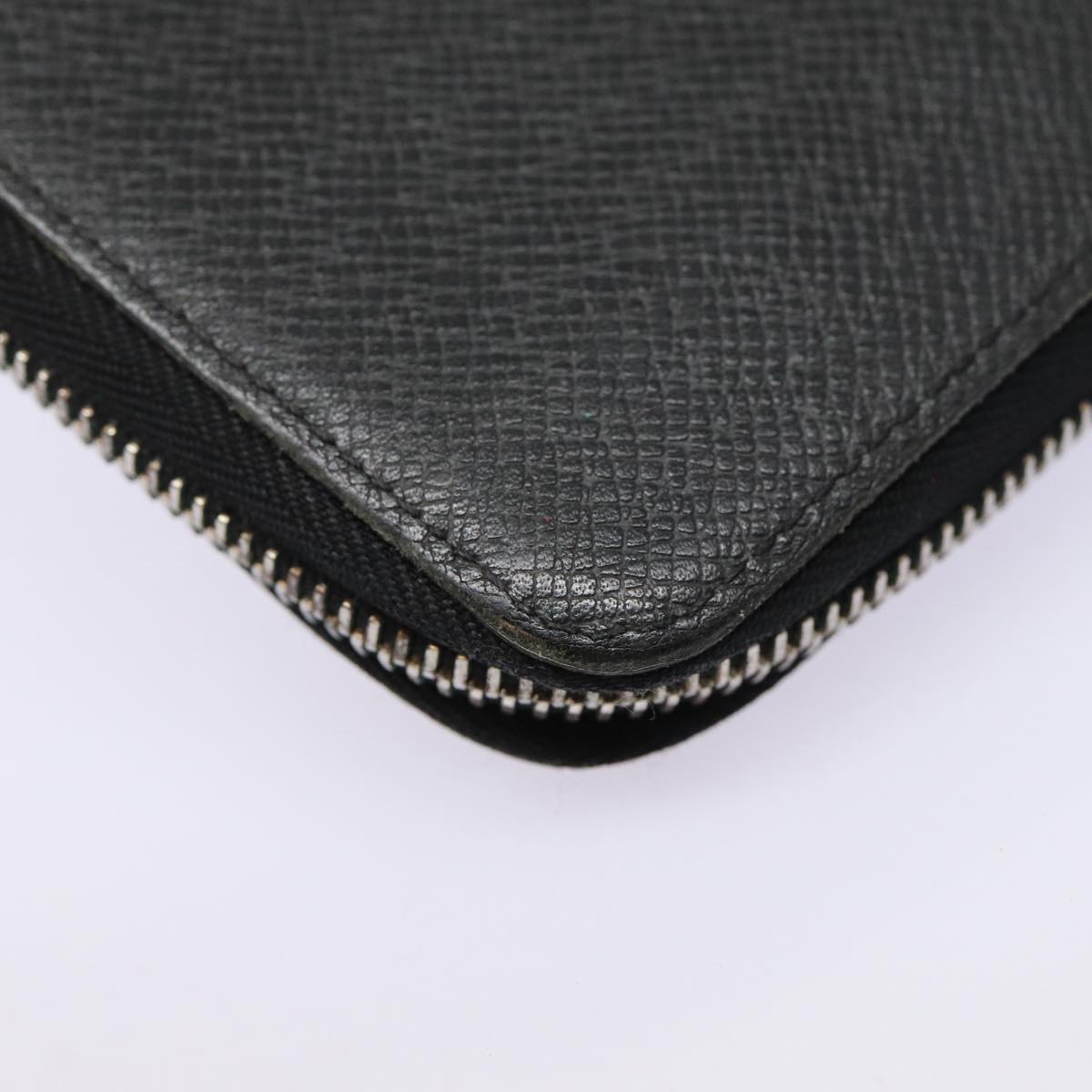 LOUIS VUITTON Zippy wallet