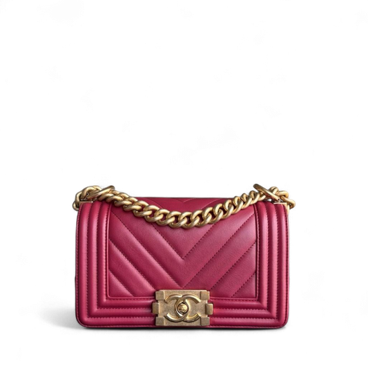 Chanel Boy Small - Chevron Calfskin Red Gold Hardware Series 28