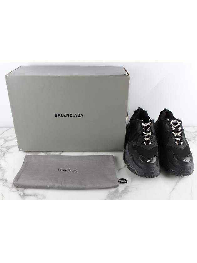Luxury Balenciaga  Triple S Dirty Black 41 Domestic 260